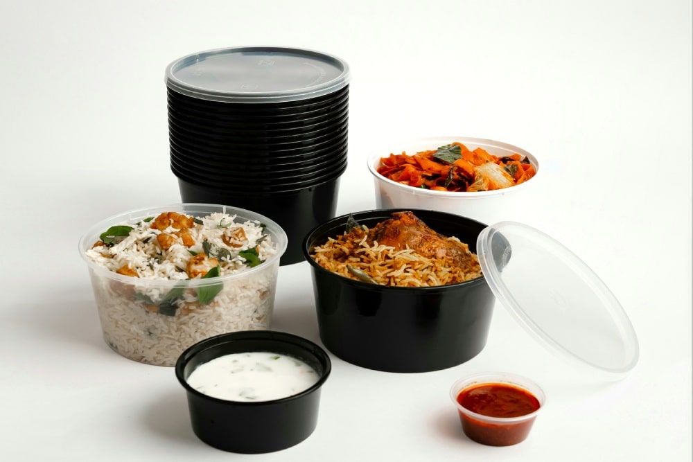3 Reasons to Use Deli Food Containers - Damati
